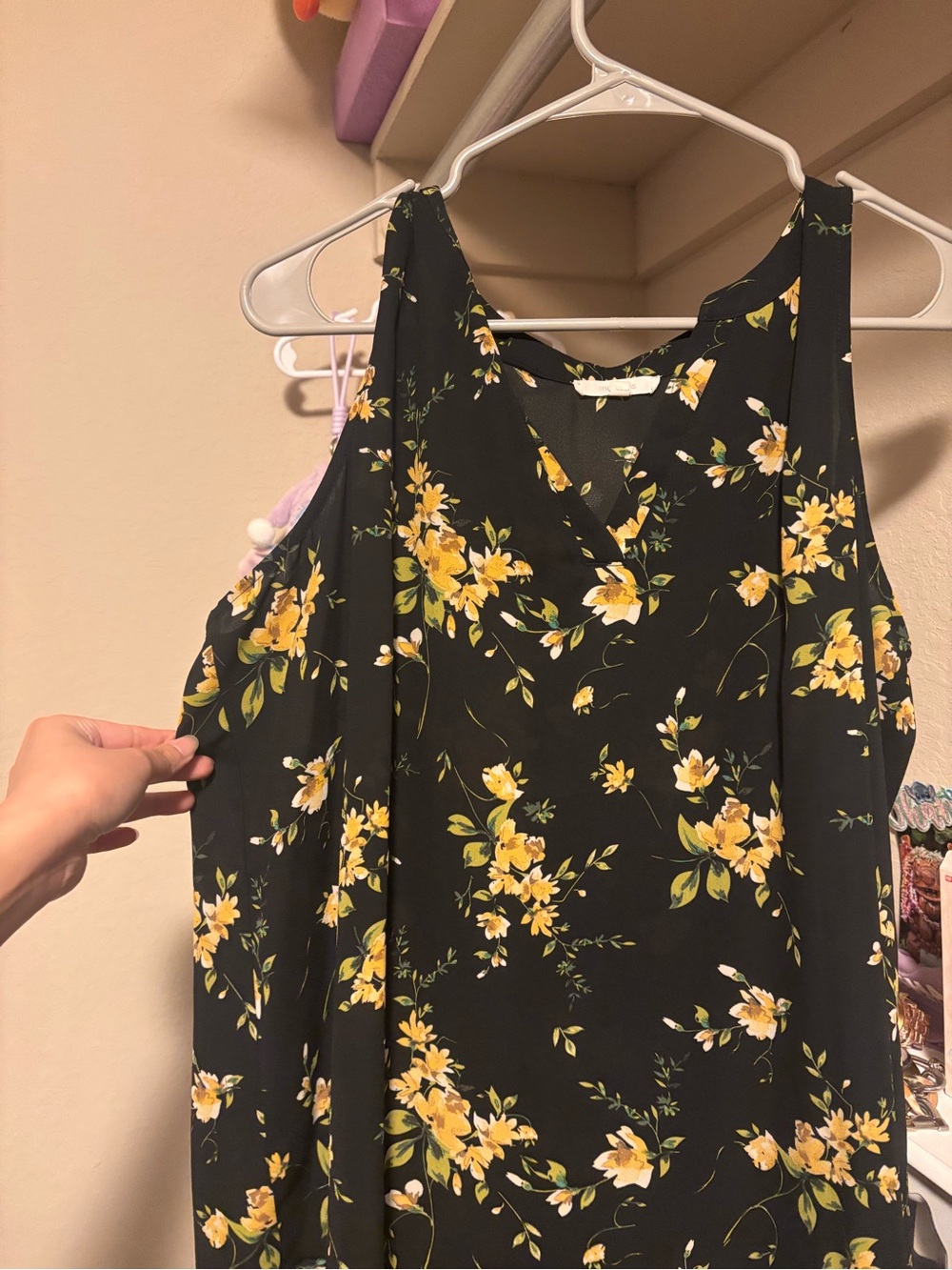 Maurices Sleeveless Black Floral V-Neck Women's Top - Yellow Floral Print XL